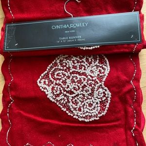 NWT Cynthia Rowley 16x72” Table runner hearts